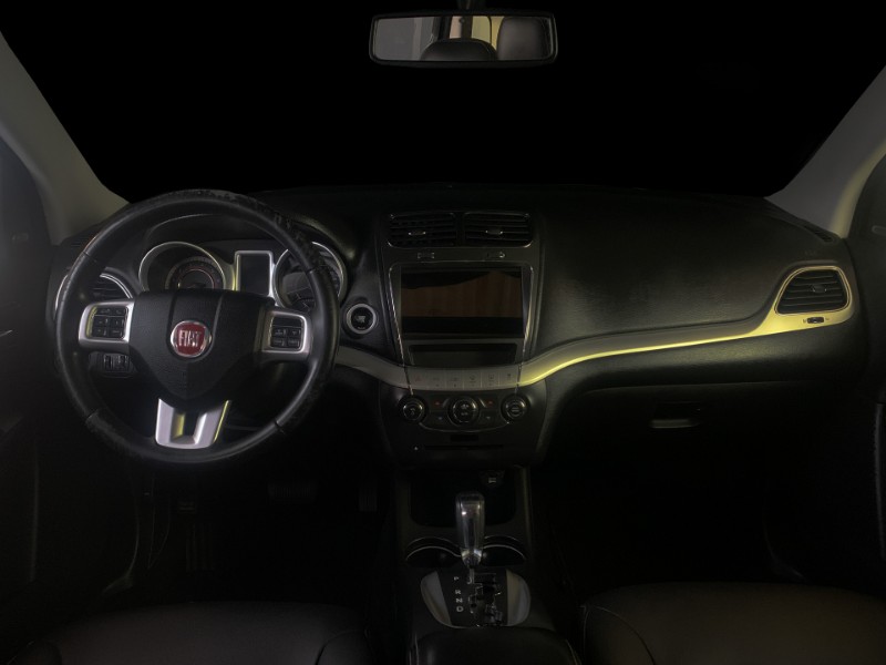 FIAT FREEMONT 2.4 PRECISION 16V GASOLINA 4P AUTOMÁTICO 2014/2014 DUARTE VEÍCULOS PORTO ALEGRE / Carros no Vale