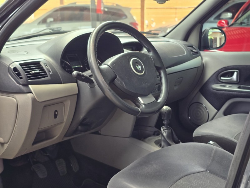 RENAULT SYMBOL PRIVILEGE 1.6 2013/2013 RICARDO VEÍCULOS TEUTÔNIA / Carros no Vale