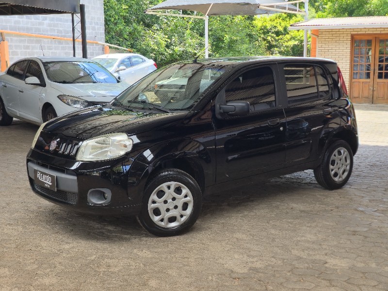 FIAT UNO VIVACE CELEB. 1.0 EVO F.FLEX 8V 5P 2010/2011 RICARDO VEÍCULOS TEUTÔNIA / Carros no Vale