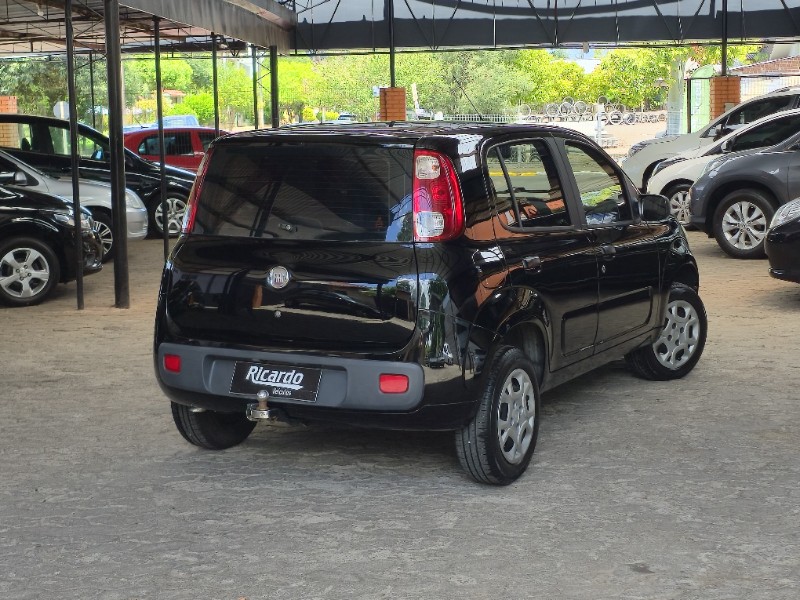 FIAT UNO VIVACE CELEB. 1.0 EVO F.FLEX 8V 5P 2010/2011 RICARDO VEÍCULOS TEUTÔNIA / Carros no Vale