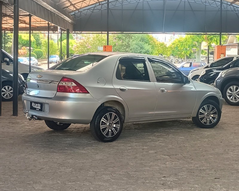CHEVROLET PRISMA SED. LT 1.4 8V FLEXPOWER 4P 2011/2012 RICARDO VEÍCULOS TEUTÔNIA / Carros no Vale