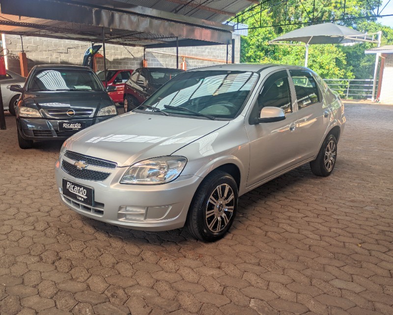 CHEVROLET PRISMA SED. LT 1.4 8V FLEXPOWER 4P 2011/2012 RICARDO VEÍCULOS TEUTÔNIA / Carros no Vale