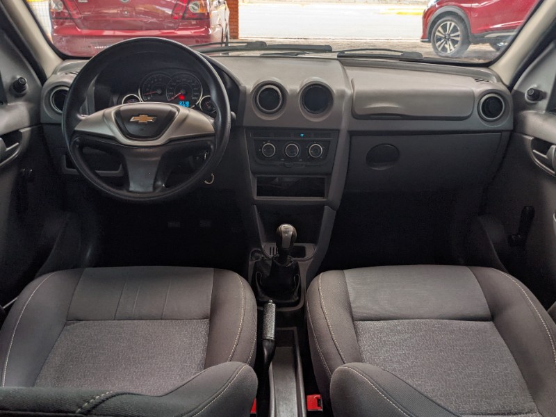 CHEVROLET PRISMA SED. LT 1.4 8V FLEXPOWER 4P 2011/2012 RICARDO VEÍCULOS TEUTÔNIA / Carros no Vale