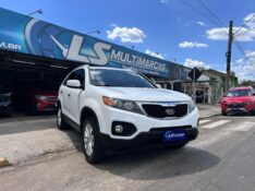 KIA SORENTO 2.4 16V 4X2 AUT. 2013/2013 LS MULTIMARCAS VENÂNCIO AIRES / Carros no Vale