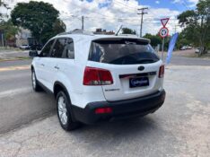 KIA SORENTO 2.4 16V 4X2 AUT. 2013/2013 LS MULTIMARCAS VENÂNCIO AIRES / Carros no Vale
