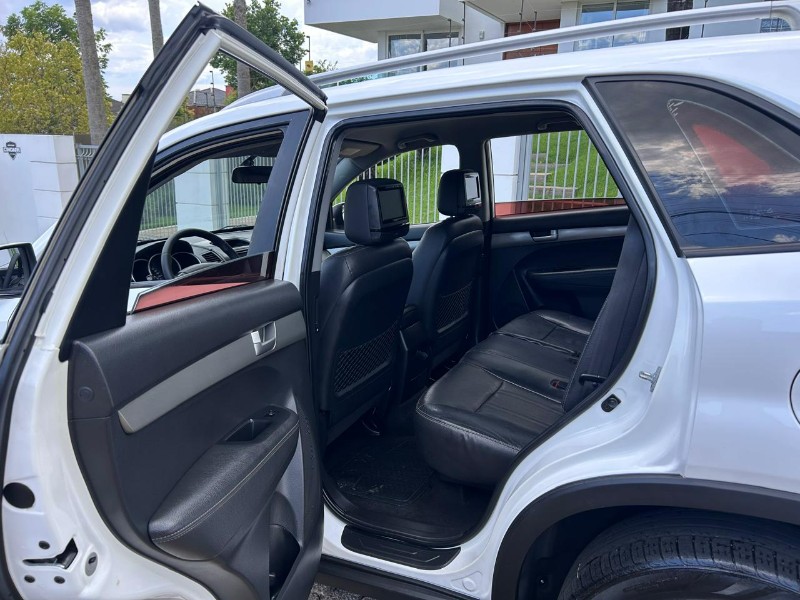 KIA SORENTO 2.4 16V 4X2 AUT. 2013/2013 LS MULTIMARCAS VENÂNCIO AIRES / Carros no Vale