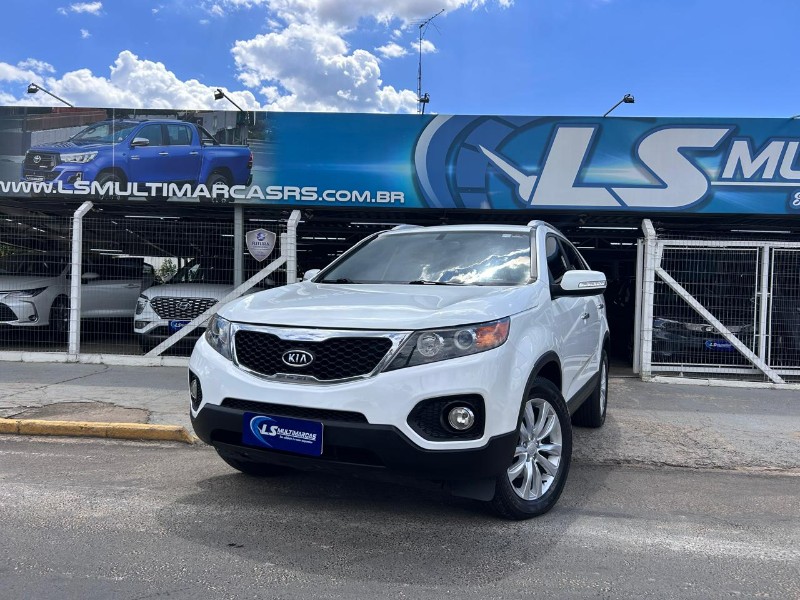 KIA SORENTO 2.4 16V 4X2 AUT. 2013/2013 LS MULTIMARCAS VENÂNCIO AIRES / Carros no Vale