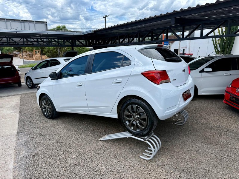 CHEVROLET ONIX HATCH JOY 1.0 8V FLEX 5P MEC. 2021/2021 AR MULTIMARCAS VENÂNCIO AIRES / Carros no Vale