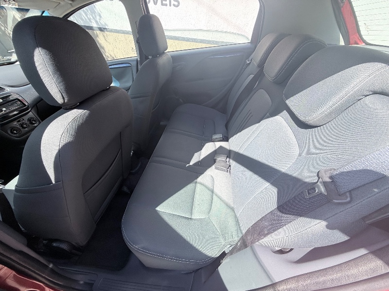 FIAT PUNTO 1.4 ATTRACTIVE 2014/2015 ELY AUTOMÓVEIS LAJEADO / Carros no Vale