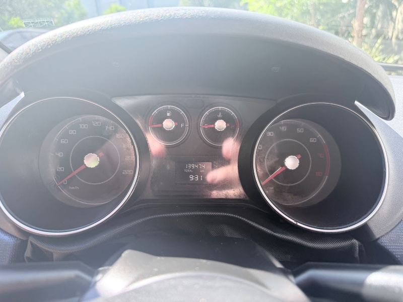 FIAT PUNTO 1.4 ATTRACTIVE 2014/2015 ELY AUTOMÓVEIS LAJEADO / Carros no Vale