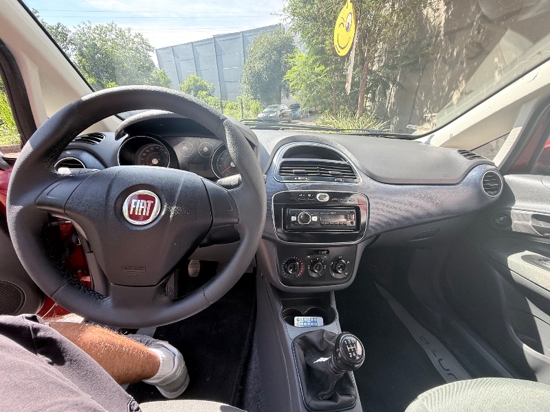 FIAT PUNTO 1.4 ATTRACTIVE 2014/2015 ELY AUTOMÓVEIS LAJEADO / Carros no Vale