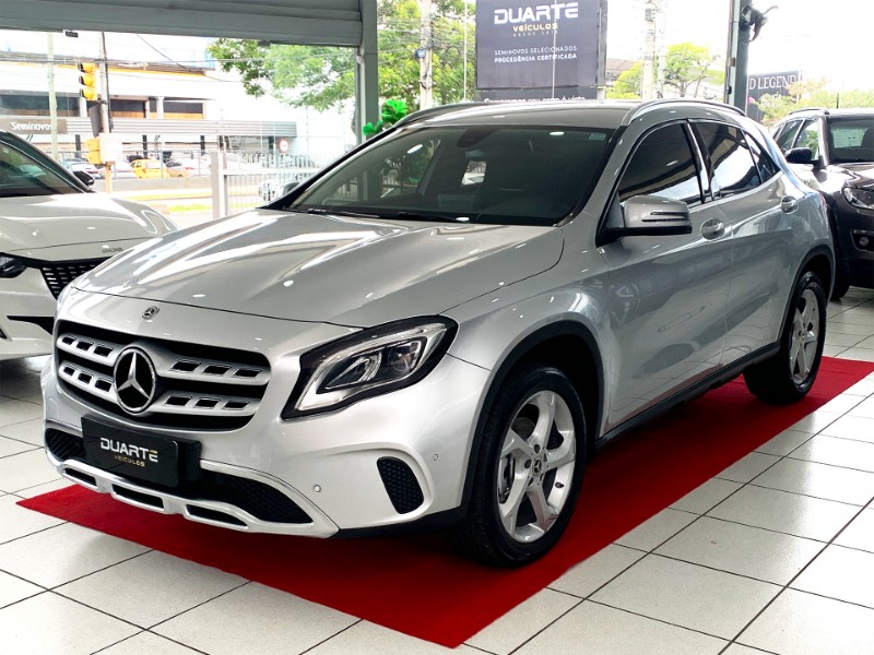 MERCEDES-BENZ GLA 200 ADVANCE 1.6/1.6 TB 16V FLEX AUT. 2019/2019 DUARTE VEÍCULOS PORTO ALEGRE / Carros no Vale