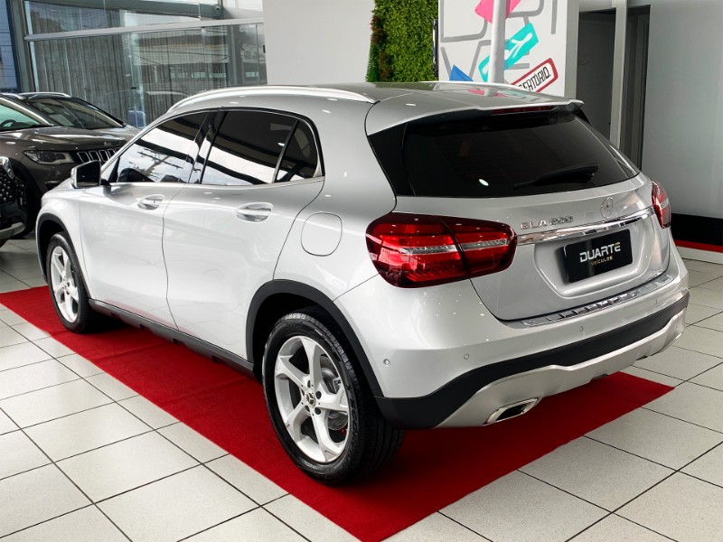 MERCEDES-BENZ GLA 200 ADVANCE 1.6/1.6 TB 16V FLEX AUT. 2019/2019 DUARTE VEÍCULOS PORTO ALEGRE / Carros no Vale