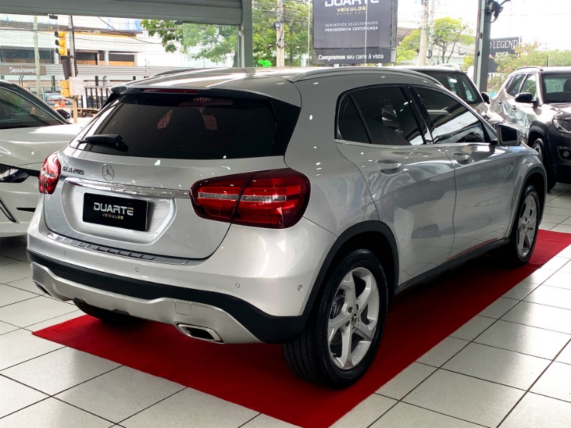MERCEDES-BENZ GLA 200 ADVANCE 1.6/1.6 TB 16V FLEX AUT. 2019/2019 DUARTE VEÍCULOS PORTO ALEGRE / Carros no Vale