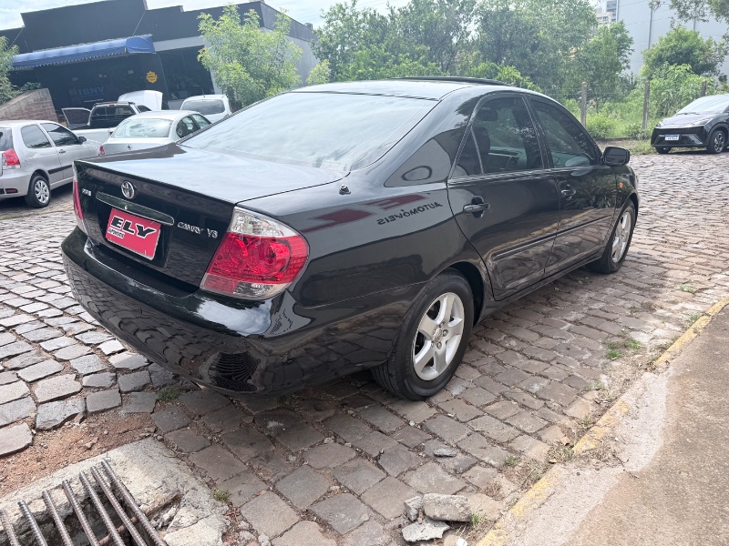 TOYOTA CAMRY 3.0 XLE V6 24V 2005/2006 ELY AUTOMÓVEIS LAJEADO / Carros no Vale