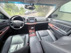 TOYOTA CAMRY 3.0 XLE V6 24V 2005/2006 ELY AUTOMÓVEIS LAJEADO / Carros no Vale