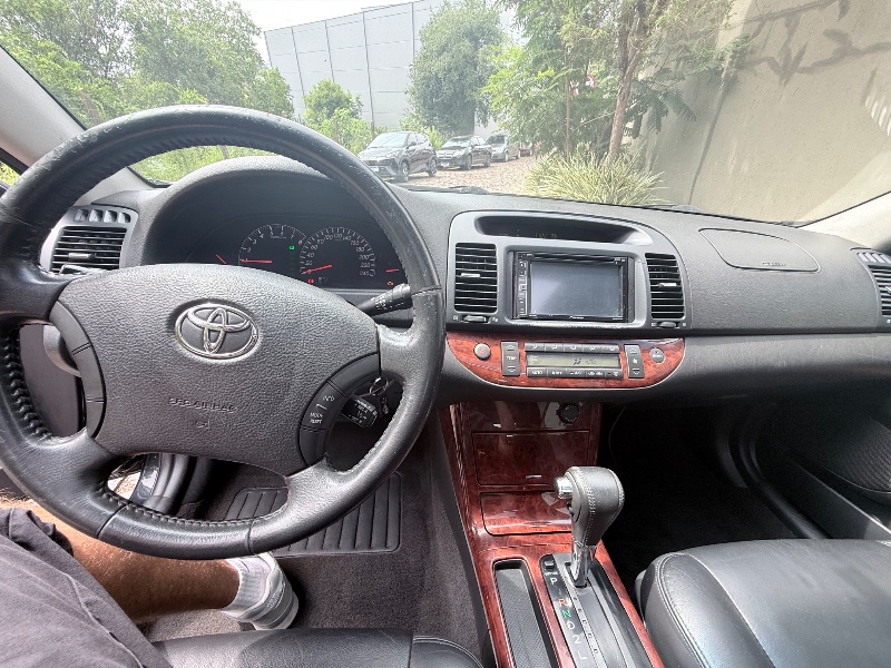 TOYOTA CAMRY 3.0 XLE V6 24V 2005/2006 ELY AUTOMÓVEIS LAJEADO / Carros no Vale