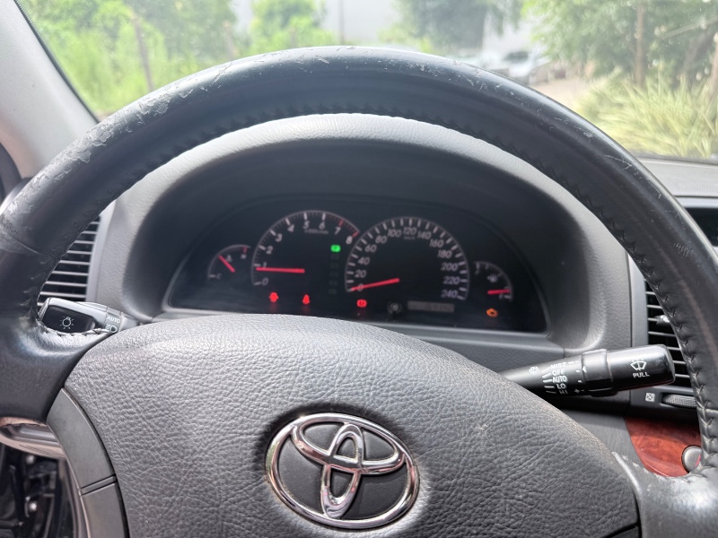 TOYOTA CAMRY 3.0 XLE V6 24V 2005/2006 ELY AUTOMÓVEIS LAJEADO / Carros no Vale