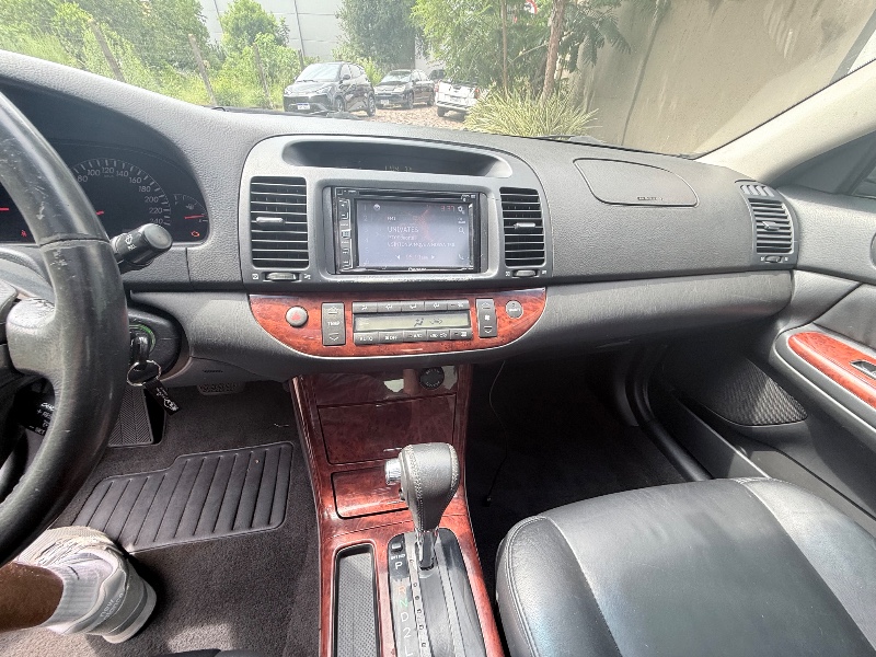 TOYOTA CAMRY 3.0 XLE V6 24V 2005/2006 ELY AUTOMÓVEIS LAJEADO / Carros no Vale