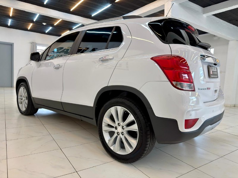 CHEVROLET TRACKER LTZ 1.4 TURBO 2017/2017 LUCAS AUTOMÓVEIS BOM RETIRO DO SUL / Carros no Vale