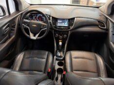 CHEVROLET TRACKER LTZ 1.4 TURBO 2017/2017 LUCAS AUTOMÓVEIS BOM RETIRO DO SUL / Carros no Vale