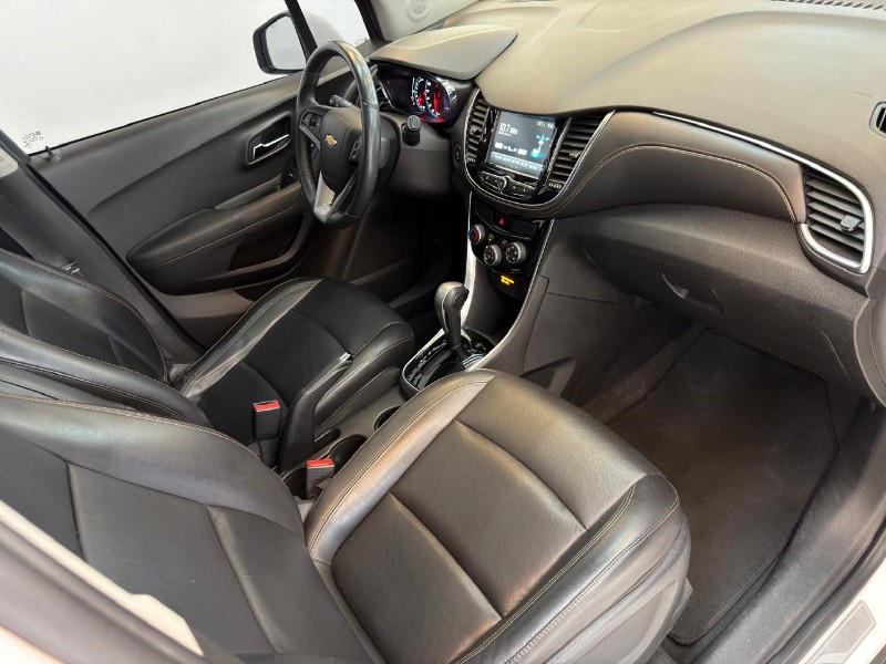 CHEVROLET TRACKER LTZ 1.4 TURBO 2017/2017 LUCAS AUTOMÓVEIS BOM RETIRO DO SUL / Carros no Vale