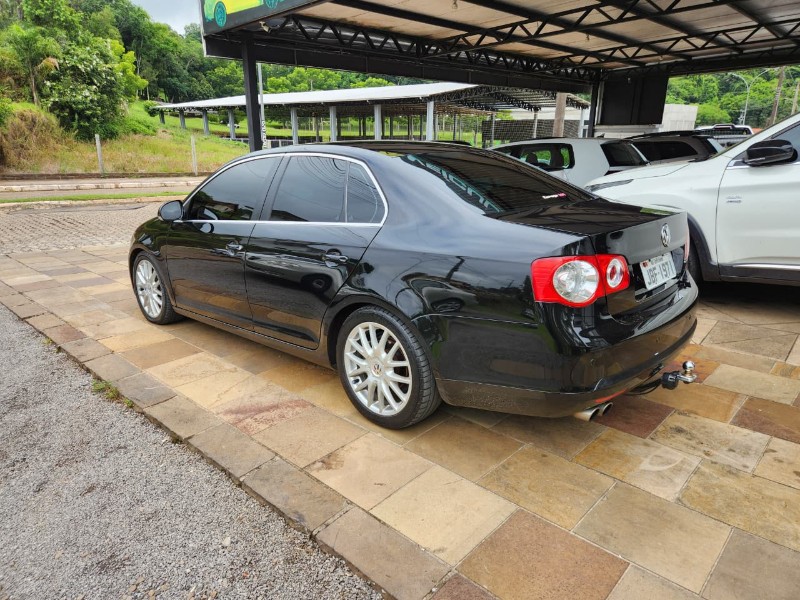 VOLKSWAGEN JETTA 2.5 2007/2007 TS VEÍCULOS ANTA GORDA / Carros no Vale