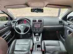 VOLKSWAGEN JETTA 2.5 2007/2007 TS VEÍCULOS ANTA GORDA / Carros no Vale