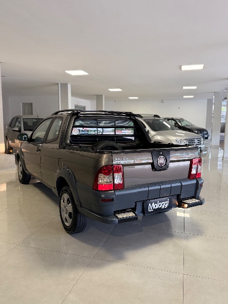 FIAT STRADA 1.4 MPI WORKING CD 8V FLEX 2P MANUAL 2012/2013 MALAGGI VEÍCULOS ENCANTADO / Carros no Vale