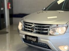 RENAULT DUSTER 2.0 DYNAMIQUE 16V 2015 2014/2015 MALAGGI VEÍCULOS ENCANTADO / Carros no Vale