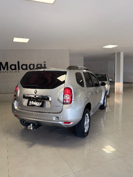 RENAULT DUSTER 2.0 DYNAMIQUE 16V 2015 2014/2015 MALAGGI VEÍCULOS ENCANTADO / Carros no Vale