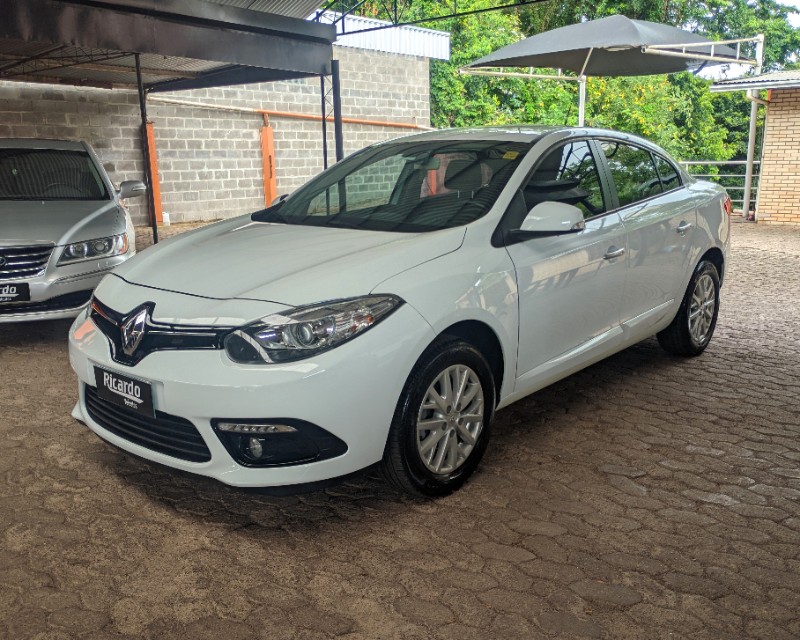 RENAULT FLUENCE 2.0 DYNAMIQUE 16V FLEX 4P AUTOMÁTICO 2014/2015 RICARDO VEÍCULOS TEUTÔNIA / Carros no Vale