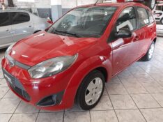 FORD FIESTA 1.0 2013/2014 RENAUTO VEÍCULOS LAJEADO / Carros no Vale