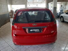 FORD FIESTA 1.0 2013/2014 RENAUTO VEÍCULOS LAJEADO / Carros no Vale