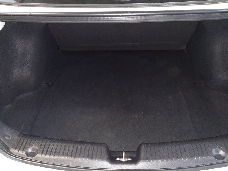 HYUNDAI HB20 1.6 PREMIUM 2013/2014 RENAUTO VEÍCULOS LAJEADO / Carros no Vale