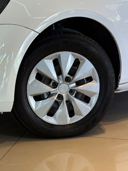 VOLKSWAGEN GOL TRENDLINE 1.0 T.FLEX 8V 5P 2015/2016 JM AUTOMÓVEIS VENÂNCIO AIRES / Carros no Vale