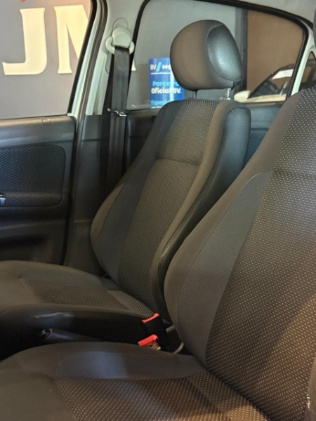 VOLKSWAGEN GOL TRENDLINE 1.0 T.FLEX 8V 5P 2015/2016 JM AUTOMÓVEIS VENÂNCIO AIRES / Carros no Vale