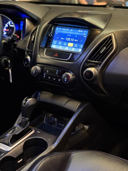 HYUNDAI IX35 2.0 16V 2WD 2016/2017 JM AUTOMÓVEIS VENÂNCIO AIRES / Carros no Vale