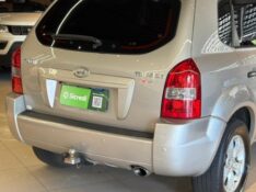 HYUNDAI TUCSON 2.0 2009/2010 JM AUTOMÓVEIS VENÂNCIO AIRES / Carros no Vale