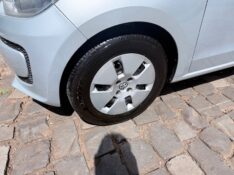 VOLKSWAGEN UP! 1.0 MPI TAKE 12V 2017/2017 ELY AUTOMÓVEIS LAJEADO / Carros no Vale