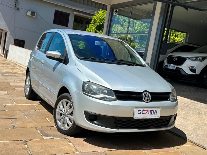 VOLKSWAGEN FOX 1.0 2013/2013 SÉTIMA VEÍCULOS GUAPORÉ / Carros no Vale