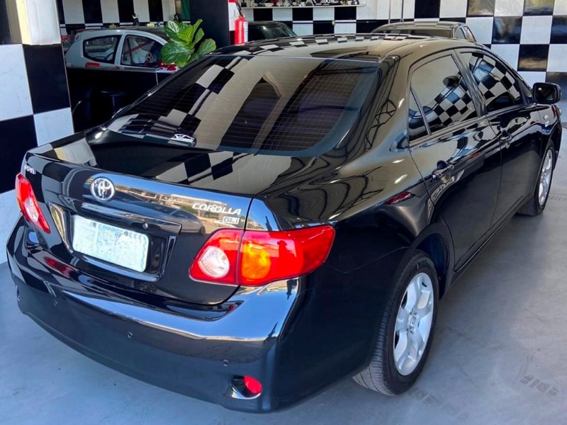TOYOTA COROLLA GLI 1.8 2010/2011 SÉTIMA VEÍCULOS GUAPORÉ / Carros no Vale