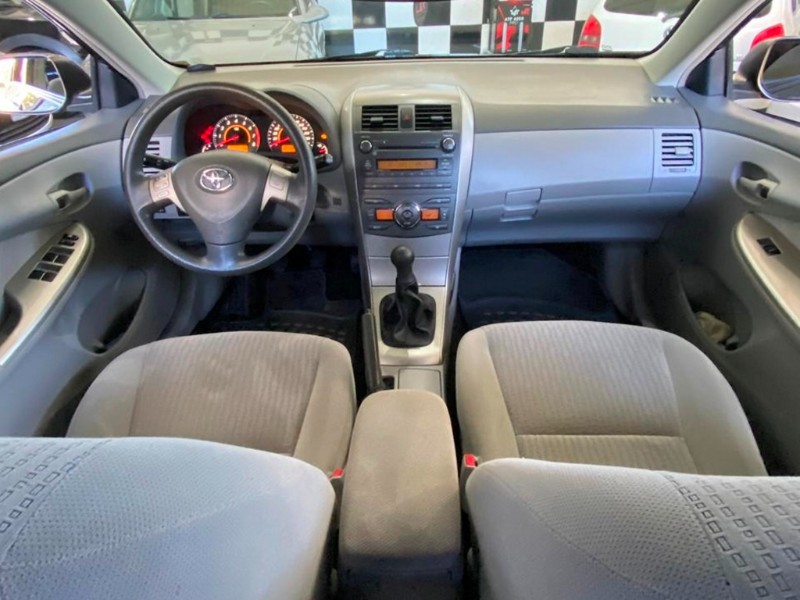 TOYOTA COROLLA GLI 1.8 2010/2011 SÉTIMA VEÍCULOS GUAPORÉ / Carros no Vale