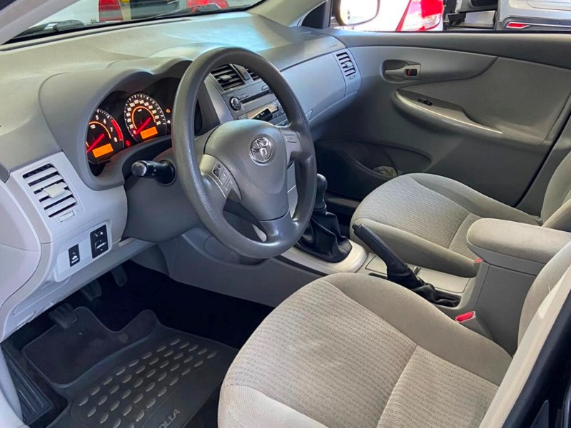 TOYOTA COROLLA GLI 1.8 2010/2011 SÉTIMA VEÍCULOS GUAPORÉ / Carros no Vale