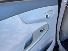 TOYOTA COROLLA GLI 1.8 2010/2011 SÉTIMA VEÍCULOS GUAPORÉ / Carros no Vale