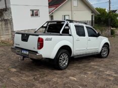 NISSAN FRONTIER SL CD 4X4 2.5TB DIESEL AUT 2015/2015 BOSCO AUTOMÓVEIS GUAPORÉ / Carros no Vale