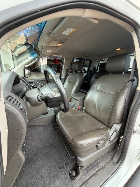 NISSAN FRONTIER SL CD 4X4 2.5TB DIESEL AUT 2015/2015 BOSCO AUTOMÓVEIS GUAPORÉ / Carros no Vale