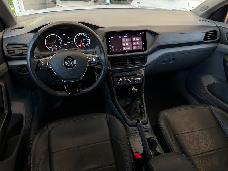 VOLKSWAGEN T-CROSS 200 TSI 2020/2021 SÉTIMA VEÍCULOS GUAPORÉ / Carros no Vale