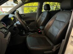 VOLKSWAGEN T-CROSS 200 TSI 2020/2021 SÉTIMA VEÍCULOS GUAPORÉ / Carros no Vale