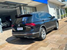VOLKSWAGEN TIGUAN R-LINE 350 TSI 2020/2020 SÉTIMA VEÍCULOS GUAPORÉ / Carros no Vale
